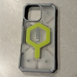 URBAN ARMOR GEAR Iphone 16 Pro Max “Pathfinder” Rugged TPU Case Gray Clear Green